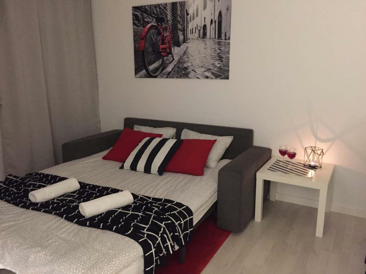 Apartament Rosso Apartment Torun Bagian luar foto