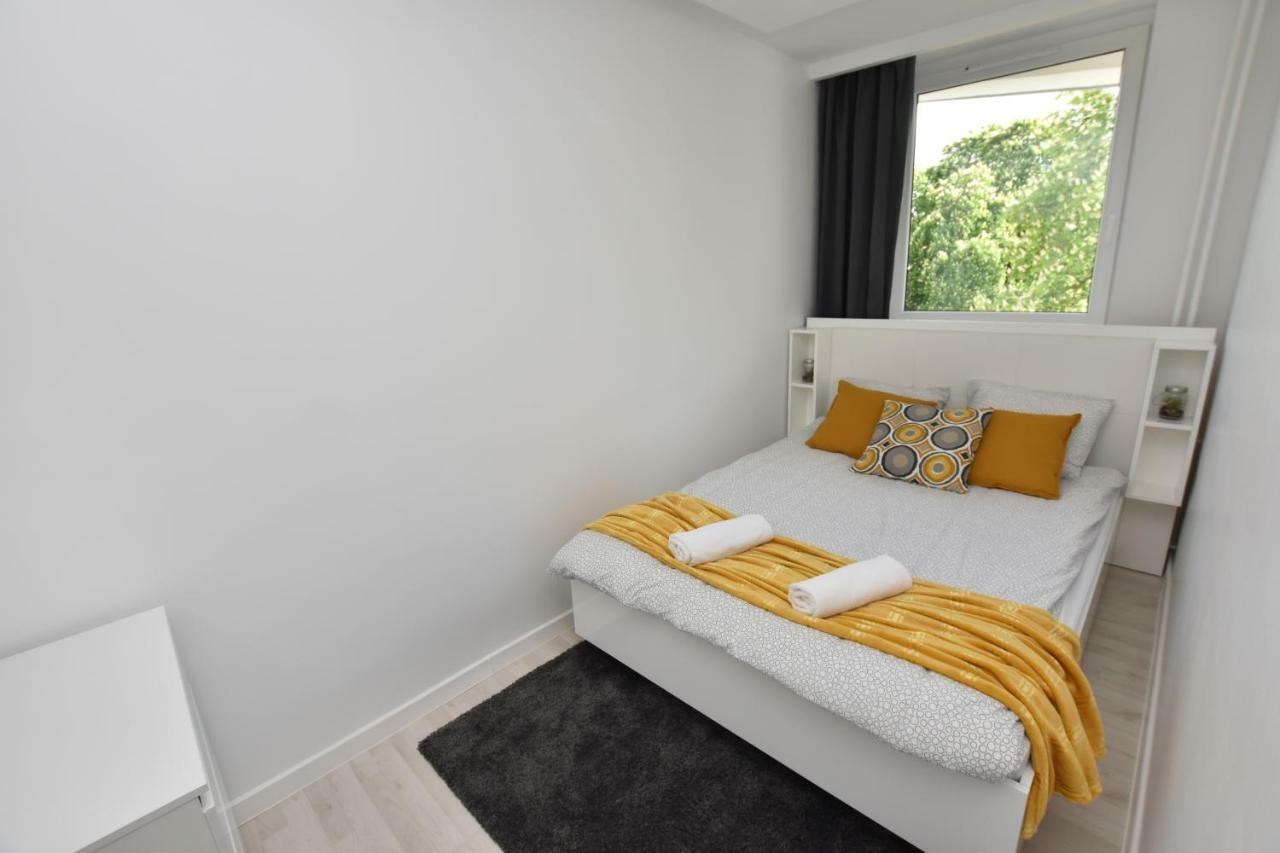 Apartament Rosso Apartment Torun Bagian luar foto